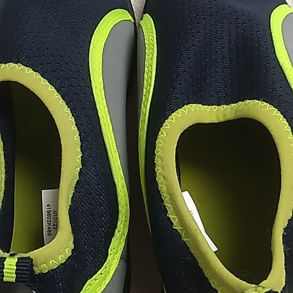 Boys Water Shoes Brand New Blue, Gray & Neon Yellow Size 1 Youth